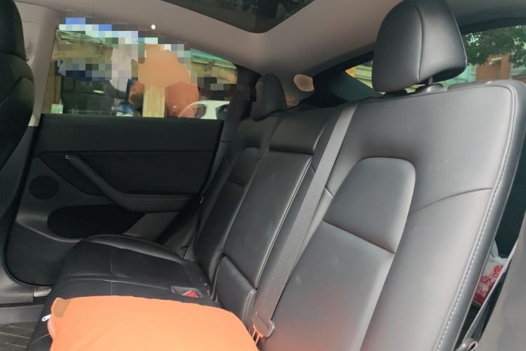 Used Tesla Model Y 2021 Standard Range Rear-Wheel Drive Version Left Rear Seat