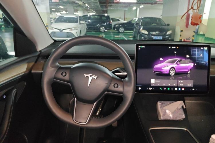Used Tesla Model Y 2021 Long-Range All-Wheel-Drive Version 3D7 Steering Wheel