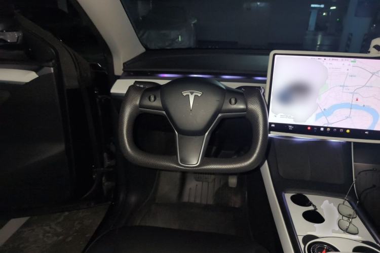 Used Tesla Model Y 2021 Long-Range All-Wheel-Drive Version Steering Wheel