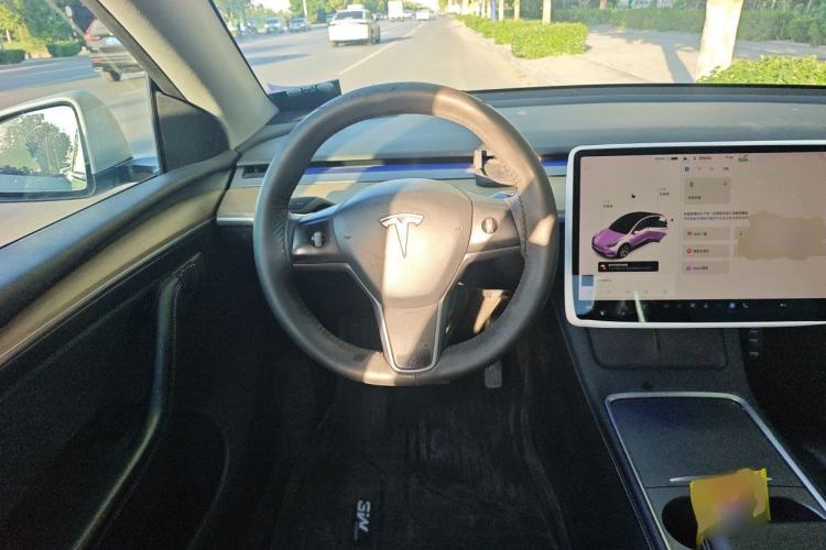Used Tesla Model Y 2021 Standard Range Rear-Wheel Drive Version Steering Wheel