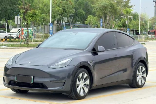 Used Tesla Model Y 2021 Long-Range All-Wheel-Drive Version