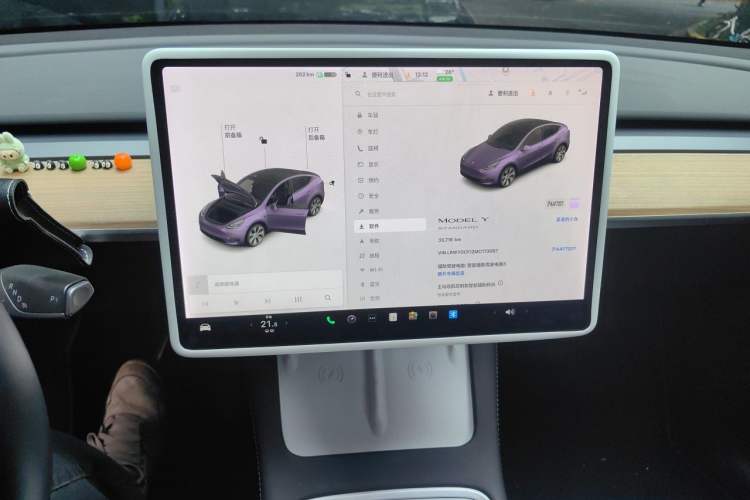Used Tesla Model Y 2021 Standard Range Rear-Wheel Drive Version Audio And AC Panel