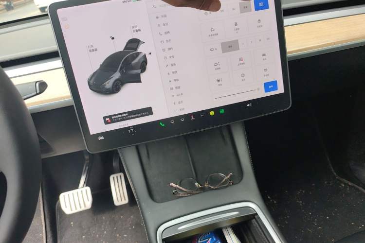 Used Tesla Model Y 2021 Long-Range All-Wheel-Drive Version Audio And AC Panel