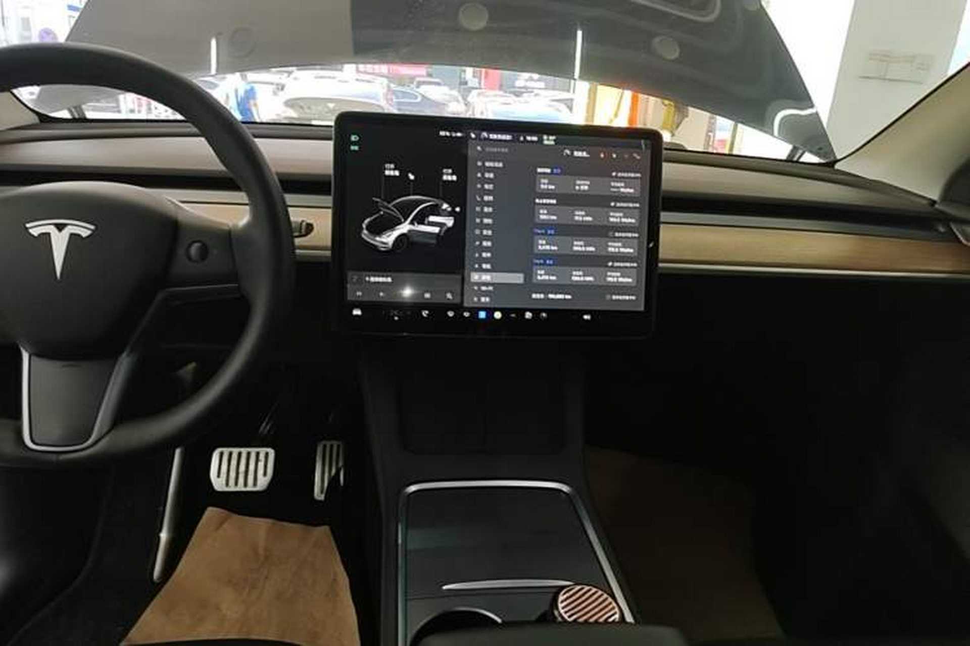Used Tesla Model Y 2021 Long-Range All-Wheel-Drive Version Audio And AC Panel
