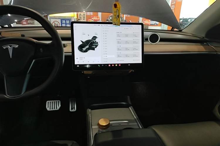 Used Tesla Model Y 2021 Long-Range All-Wheel-Drive Version Audio And AC Panel