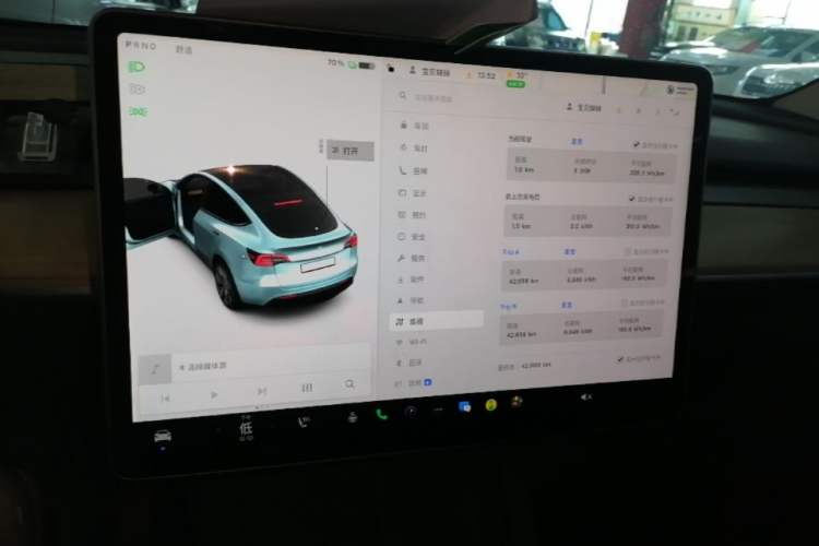Used Tesla Model Y 2021 Standard Range Rear-Wheel Drive Version Audio And AC Panel