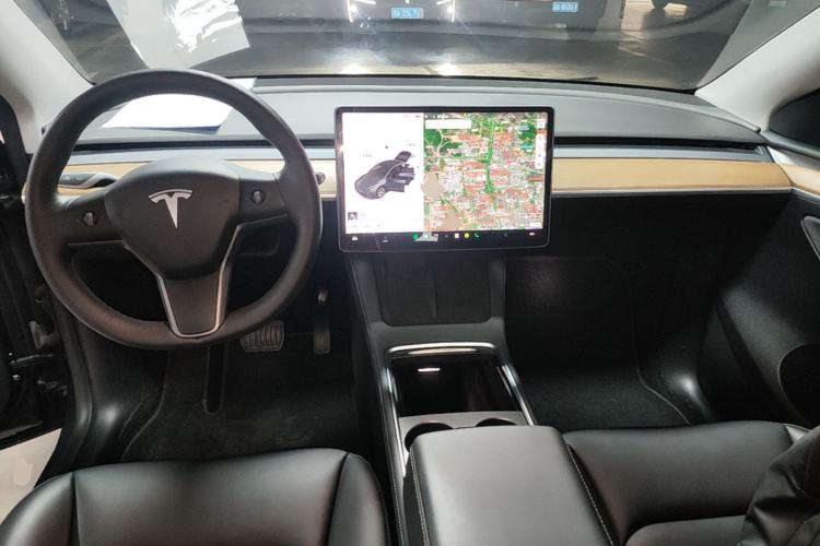 Used Tesla Model Y 2021 Long-Range All-Wheel-Drive Version Center Console