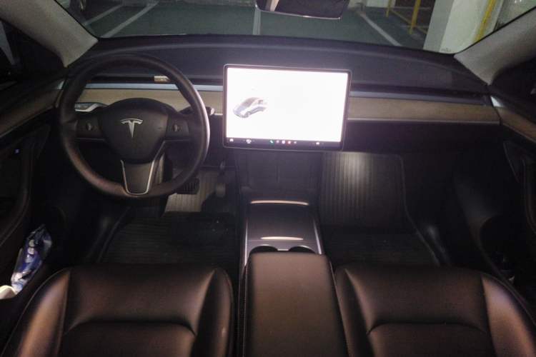 Used Tesla Model Y 2021 Long-Range All-Wheel-Drive Version 3D7 Center Console