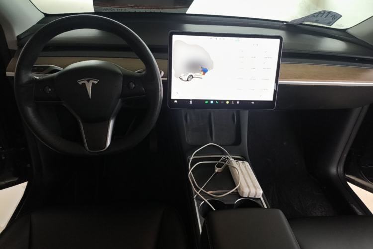 Used Tesla Model Y 2021 Long-Range All-Wheel-Drive Version Center Console