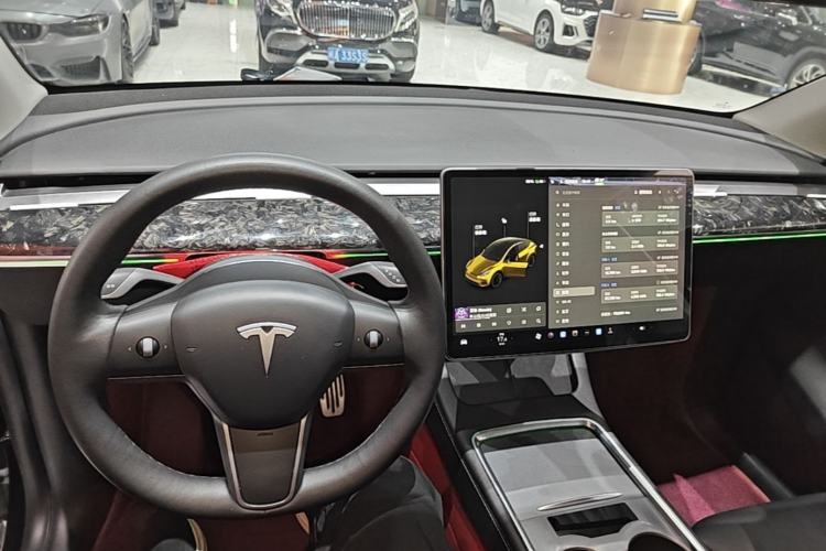 Used Tesla Model Y 2021 Standard Range Rear-Wheel Drive Version Center Console
