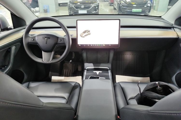 Used Tesla Model Y 2021 Long-Range All-Wheel-Drive Version 3D7 Center Console