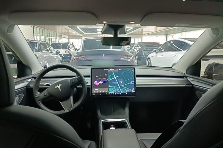 Used Tesla Model Y 2021 Long-Range All-Wheel-Drive Version Center Console
