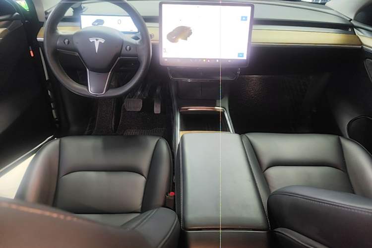 Used Tesla Model Y 2021 Long-Range All-Wheel-Drive Version 3D7 Center Console