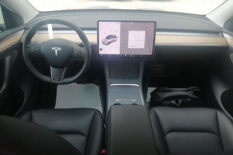 Used Tesla Model Y 2021 Long-Range All-Wheel-Drive Version Center Console