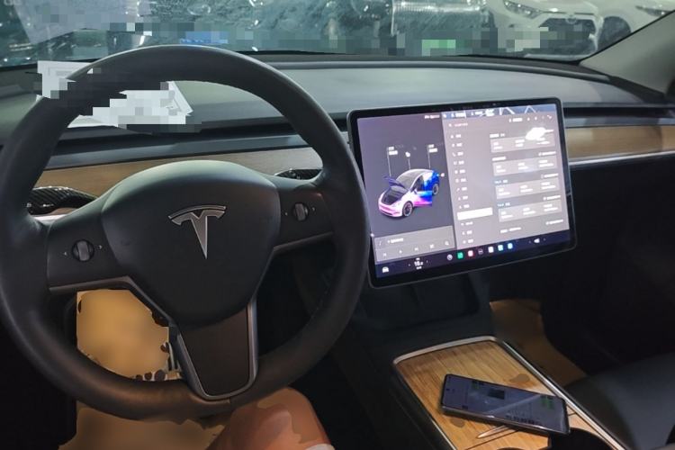 Used Tesla Model Y 2021 Long-Range All-Wheel-Drive Version Center Console