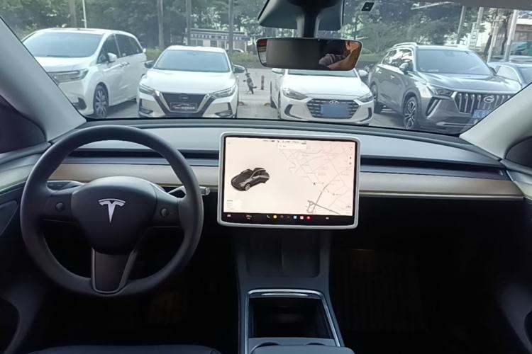 Used Tesla Model Y 2021 Long-Range All-Wheel-Drive Version 3D7 Center Console