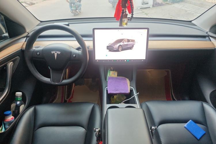 Used Tesla Model Y 2021 Revised Version 2 Long-Range All-Wheel-Drive Edition Center Console