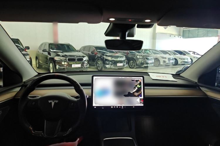 Used Tesla Model Y 2021 Long-Range All-Wheel-Drive Version 3D7 Center Console
