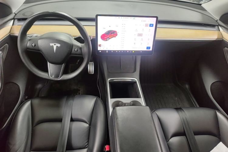 Used Tesla Model Y 2021 Standard Range Rear-Wheel Drive Version Center Console