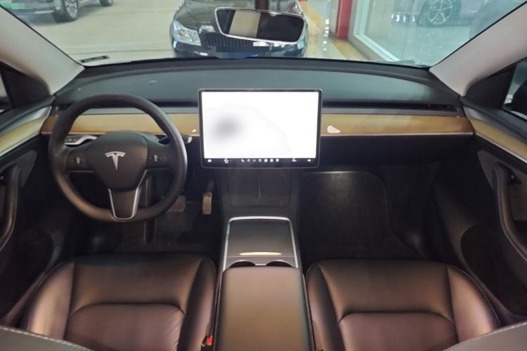 Used Tesla Model Y 2021 Standard Range Rear-Wheel Drive Version Center Console