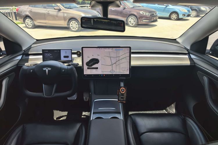 Used Tesla Model Y 2021 Long-Range All-Wheel-Drive Version 3D7 Center Console