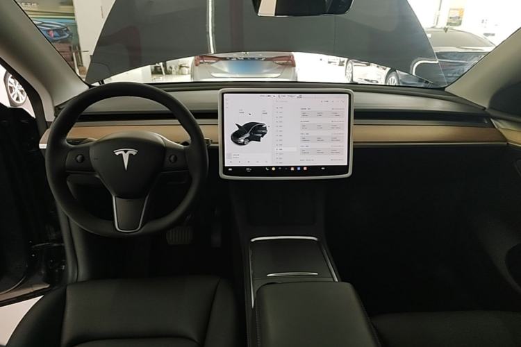 Used Tesla Model Y 2021 Long-Range All-Wheel-Drive Version 3D7 Center Console