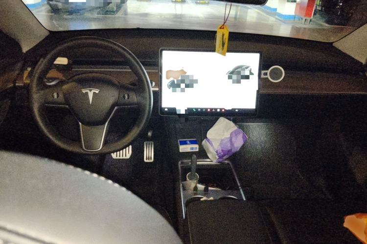 Used Tesla Model Y 2021 Revised Version Long-Range All-Wheel Drive Edition 3D5 Center Console