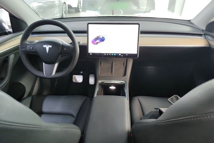 Used Tesla Model Y 2021 Long-Range All-Wheel-Drive Version Center Console