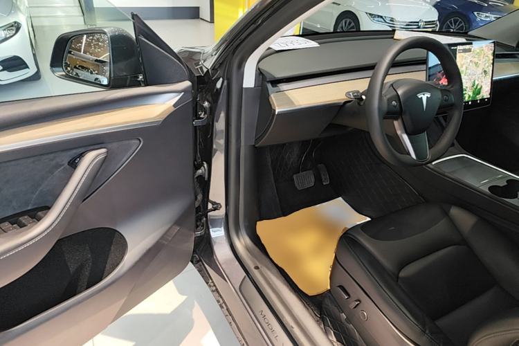 Used Tesla Model Y 2021 Long-Range All-Wheel-Drive Version 3D7 Driver Seat