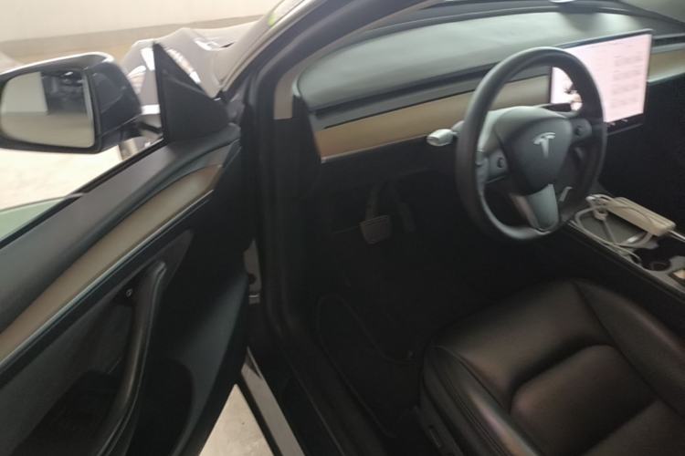 Used Tesla Model Y 2021 Long-Range All-Wheel-Drive Version Driver Seat