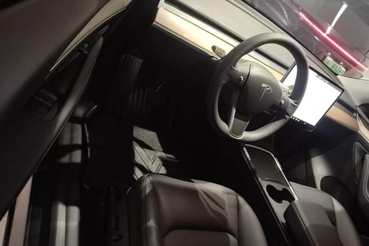 Used Tesla Model Y 2021 Standard Range Rear-Wheel Drive Version Driver Seat
