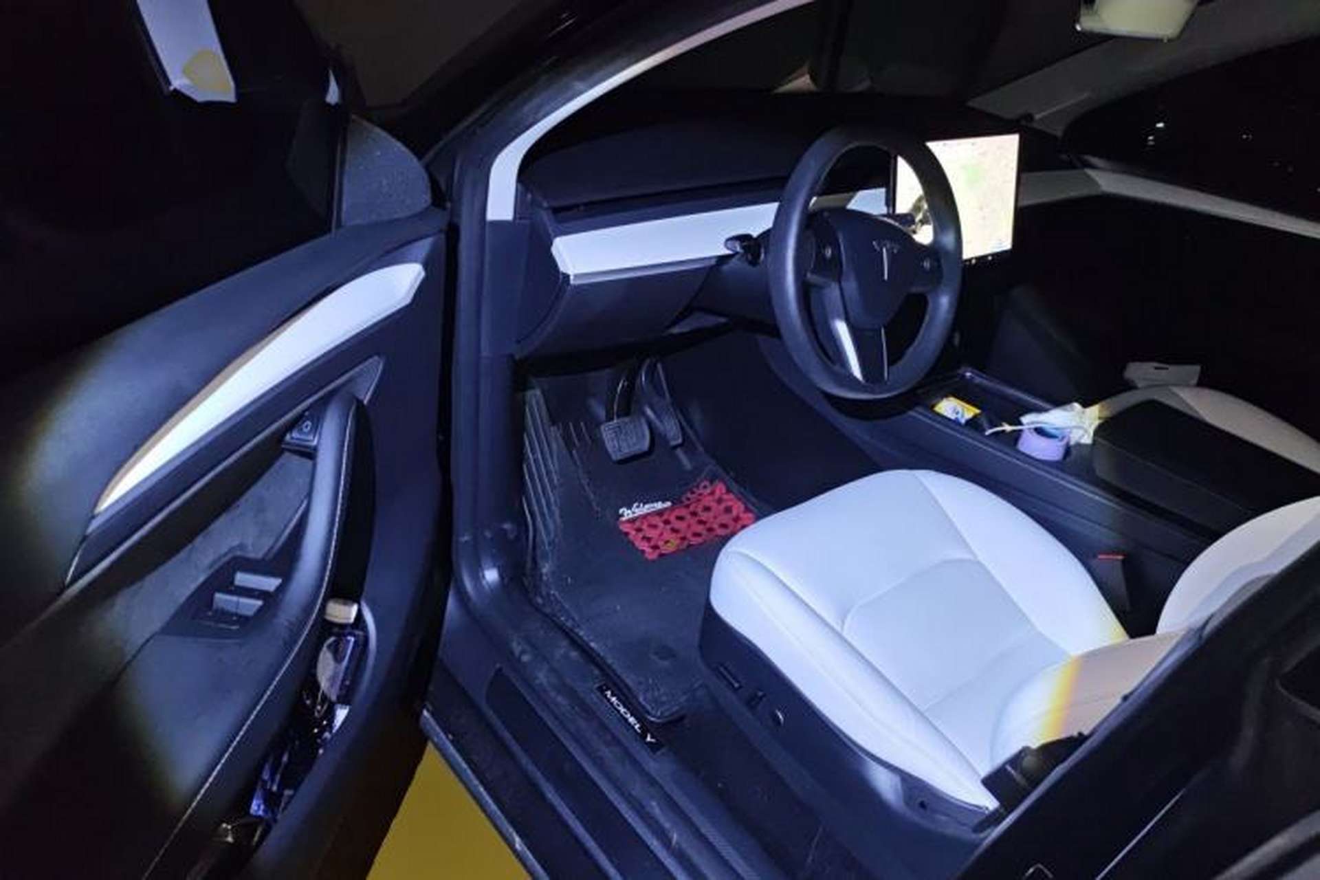 Used Tesla Model Y 2021 Long-Range All-Wheel-Drive Version Driver Seat