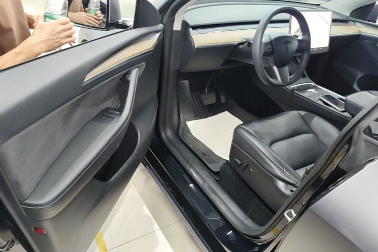 Used Tesla Model Y 2021 Long-Range All-Wheel-Drive Version 3D7 Driver Seat