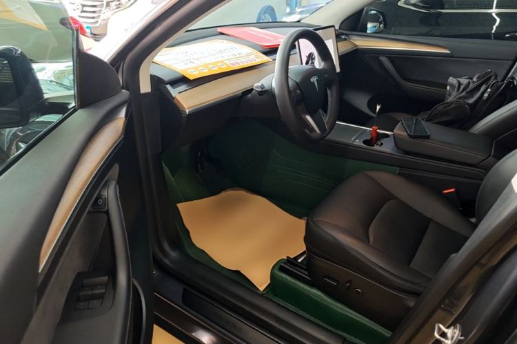 Used Tesla Model Y 2021 Long-Range All-Wheel-Drive Version Driver Seat