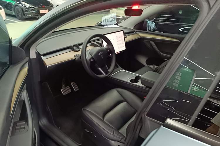 Used Tesla Model Y 2021 Long-Range All-Wheel-Drive Version 3D7 Driver Seat