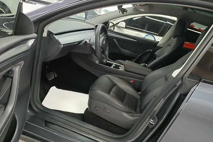 Used Tesla Model Y 2021 Long-Range All-Wheel-Drive Version Driver Seat