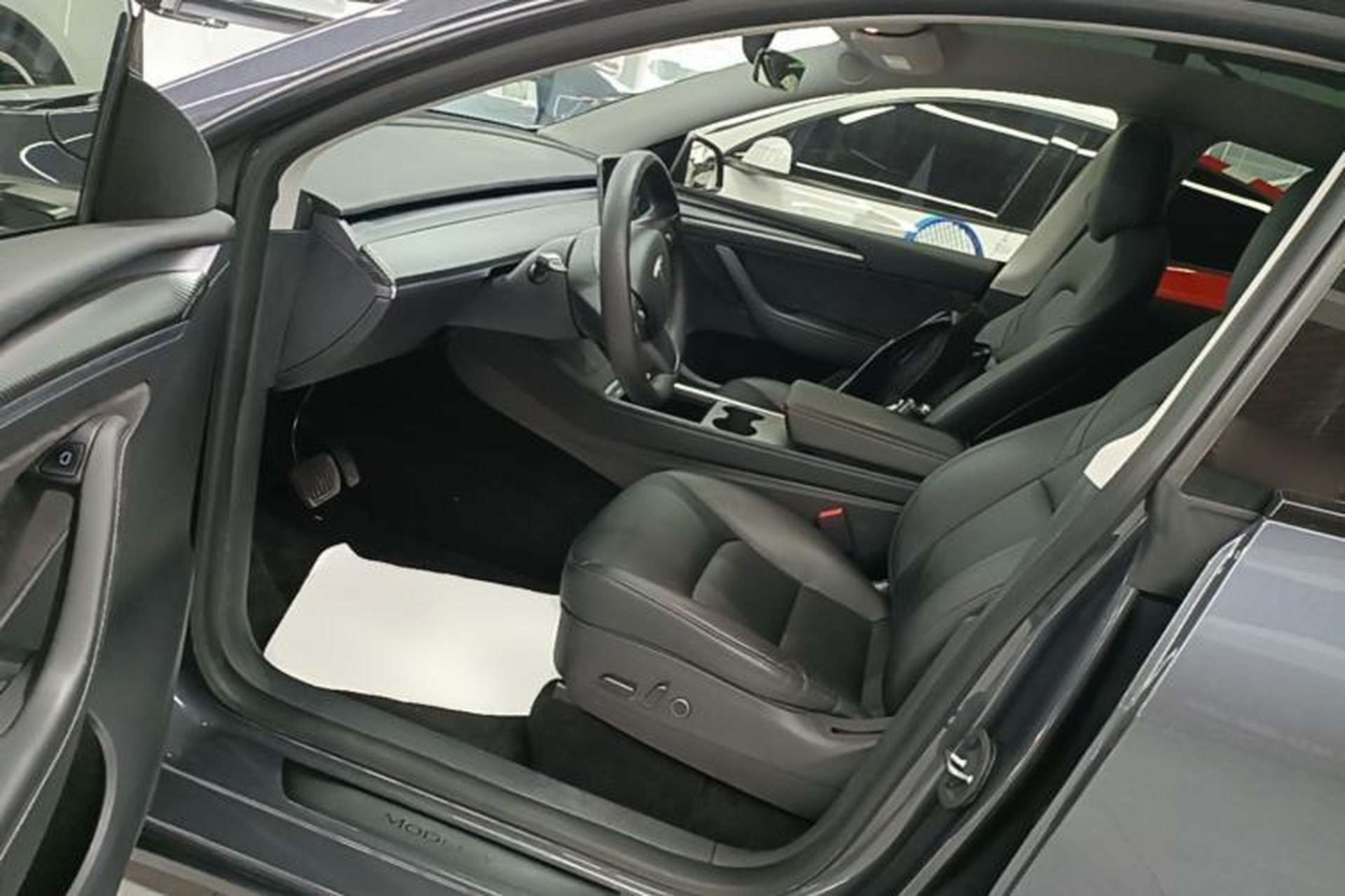Used Tesla Model Y 2021 Long-Range All-Wheel-Drive Version Driver Seat