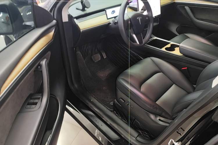 Used Tesla Model Y 2021 Long-Range All-Wheel-Drive Version 3D7 Driver Seat