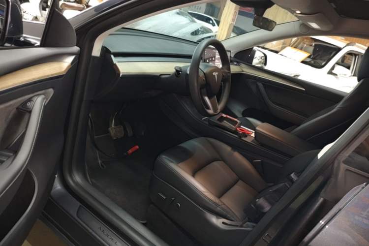 Used Tesla Model Y 2021 Long-Range All-Wheel-Drive Version 3D7 Driver Seat
