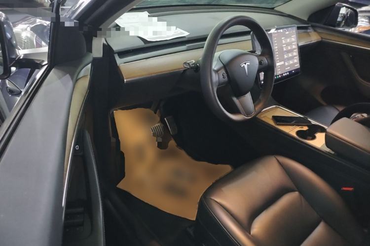 Used Tesla Model Y 2021 Long-Range All-Wheel-Drive Version Driver Seat