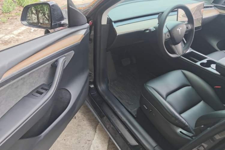 Used Tesla Model Y 2021 Long-Range All-Wheel-Drive Version Driver Seat