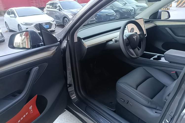 Used Tesla Model Y 2021 Long-Range All-Wheel-Drive Version 3D7 Driver Seat