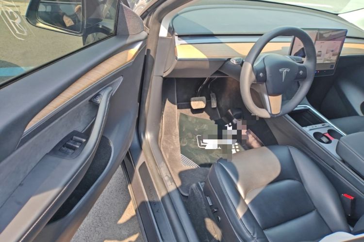 Used Tesla Model Y 2021 Long-Range All-Wheel-Drive Version Driver Seat