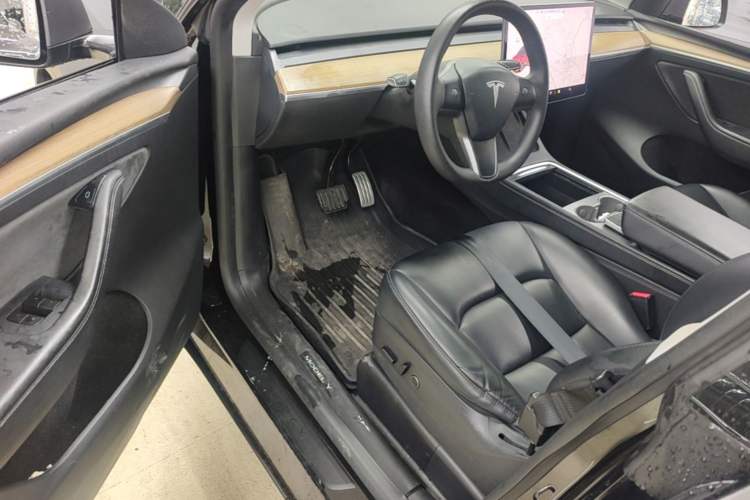 Used Tesla Model Y 2021 Standard Range Rear-Wheel Drive Version Driver Seat