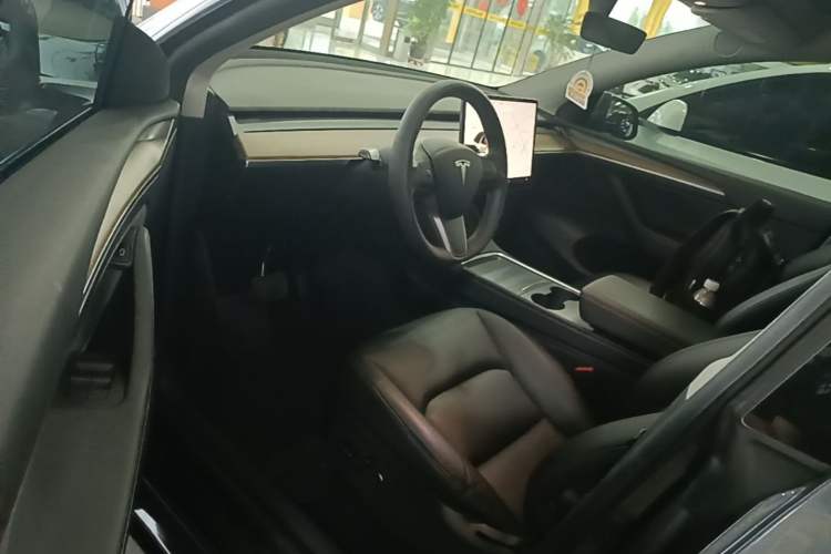Used Tesla Model Y 2021 Long-Range All-Wheel-Drive Version Driver Seat