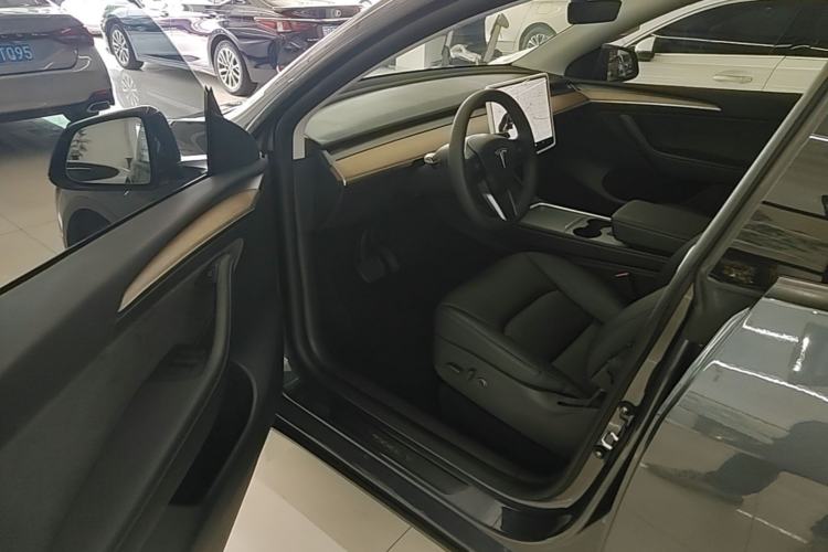 Used Tesla Model Y 2021 Long-Range All-Wheel-Drive Version 3D7 Driver Seat