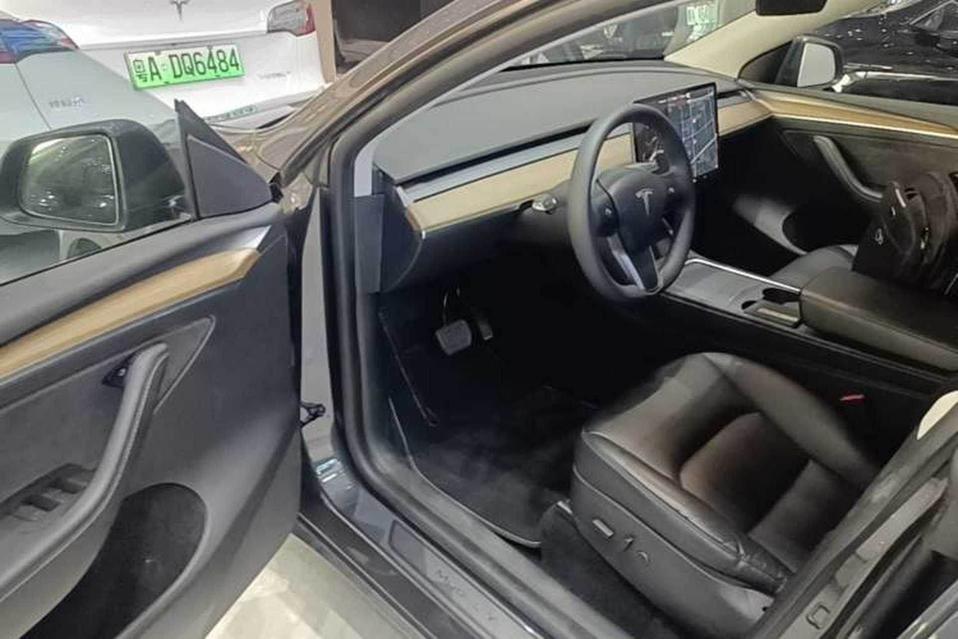 Used Tesla Model Y 2021 Standard Range Rear-Wheel Drive Version Driver Seat