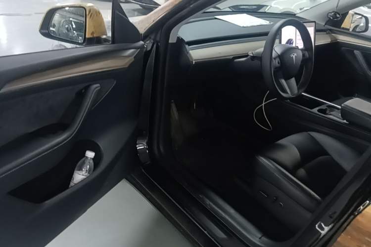 Used Tesla Model Y 2021 Standard Range Rear-Wheel Drive Version Driver Seat