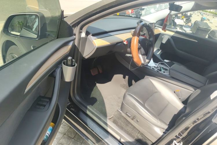 Used Tesla Model Y 2021 Long-Range All-Wheel-Drive Version Driver Seat