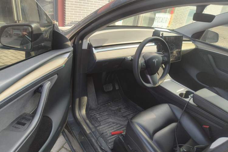 Used Tesla Model Y 2021 Long-Range All-Wheel-Drive Version 3D7 Driver Seat